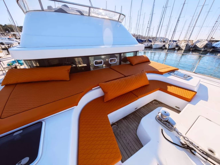 Pronajmout Motorová loď se skipperem či ne Lagoon v Rovinj