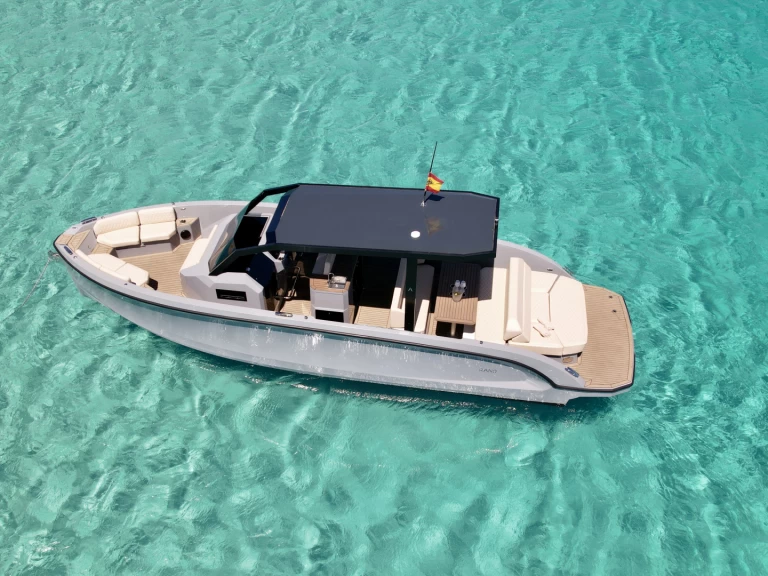 Pronájem lodi Marina Ibiza lákavé ceny Archipelago 32