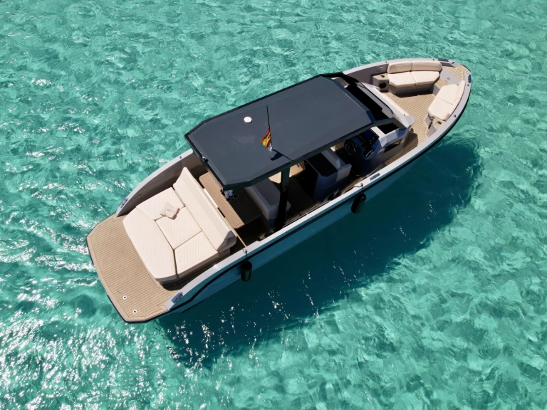 Pronajmout Motorová loď se skipperem či ne Rand v Marina Ibiza