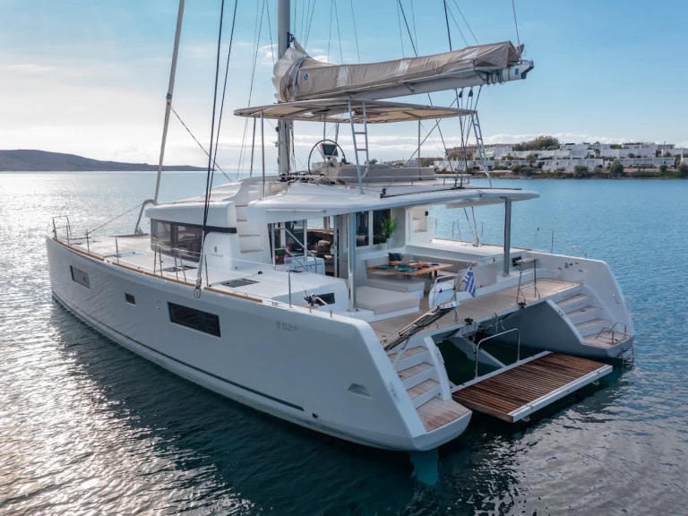 Pronájem lodi Lagoon Lagoon 52 F v Lavrio na Samboatu