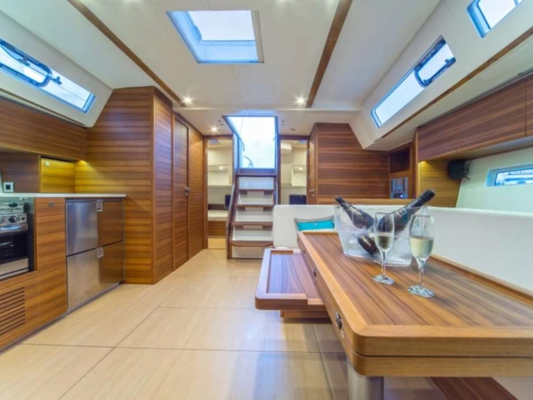 Pronajmout Jachta se skipperem či ne  v La Spezia