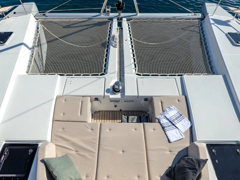 Pronájem lodi Lavrio lákavé ceny Lagoon 52 F