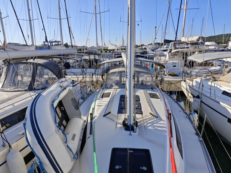 Pronájem lodi Bavaria Cruiser 37 v Sukošan na Samboatu