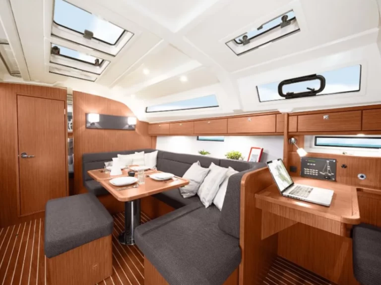 Pronájem Plachetnice Bavaria s licencí