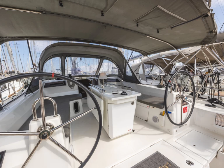 Bénéteau Oceanis 40.1 jednotlivci a charterové společnosti v Lefkáda