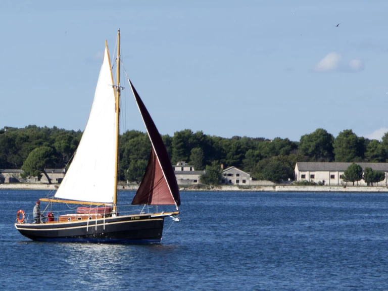 Pronájem Plachetnice Unknown s licencí