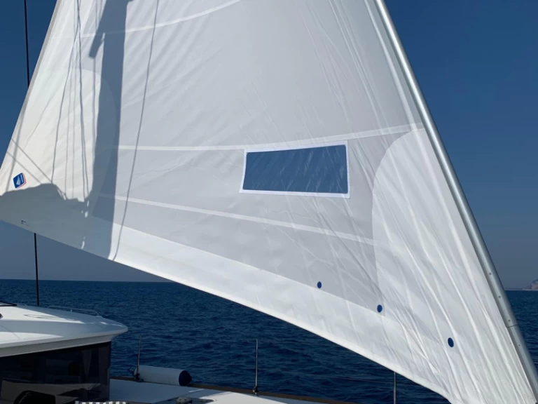 Pronajmout Katamarán se skipperem či ne Lagoon v Nettuno