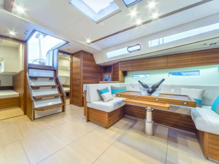 Pronajmout Jachta se skipperem či ne  v La Spezia