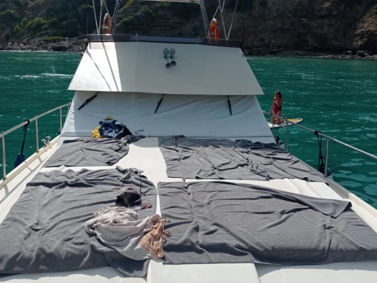 Pronájem lodi Can Picafort lákavé ceny Guy Couach 120 Fly