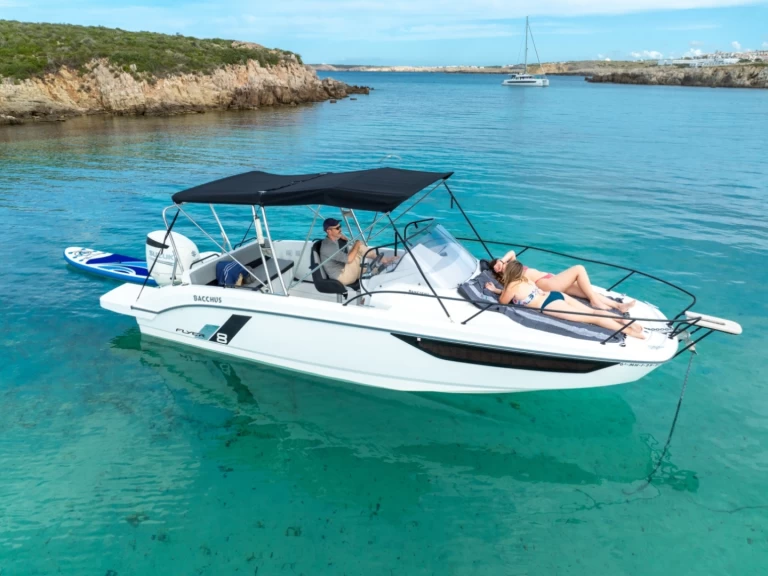 Pronajmout Motorová loď se skipperem či ne Bénéteau v Mahon