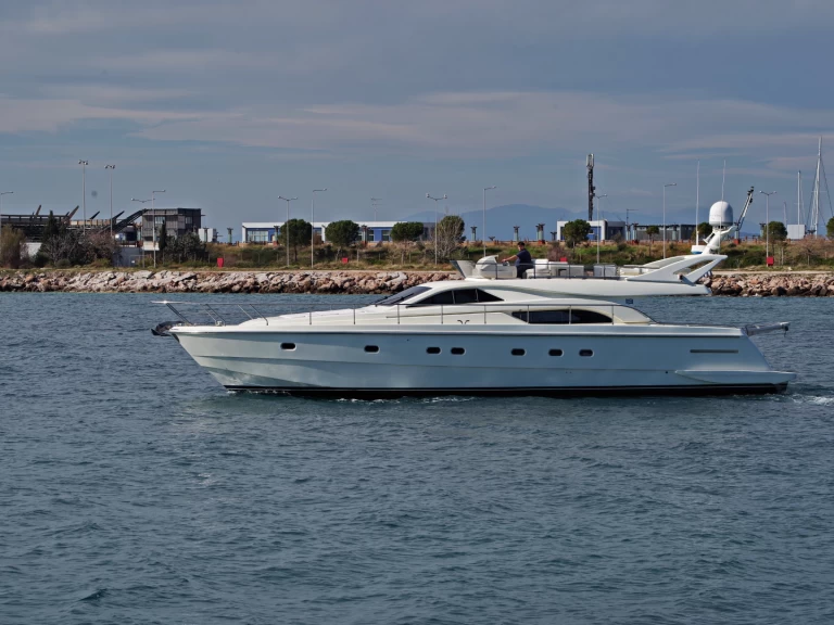 Motorová loď k pronájmu v Glyfada za nejlepší cenu