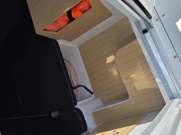 Pronájem jachty v Port-Camargue -Ranieri Shadow 20 na Samboatu