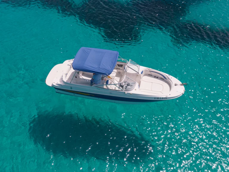 Motorová loď k pronájmu v Sant Antoni de Portmany za nejlepší cenu