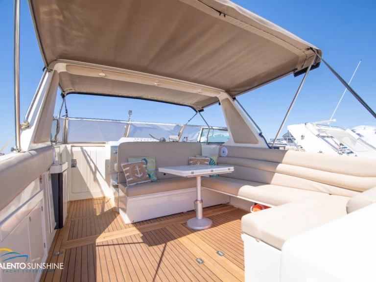 Pronájem Motorová loď Ilver36 s licencí