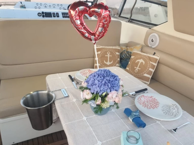 Motorová loď k pronájmu v Gallipoli za nejlepší cenu