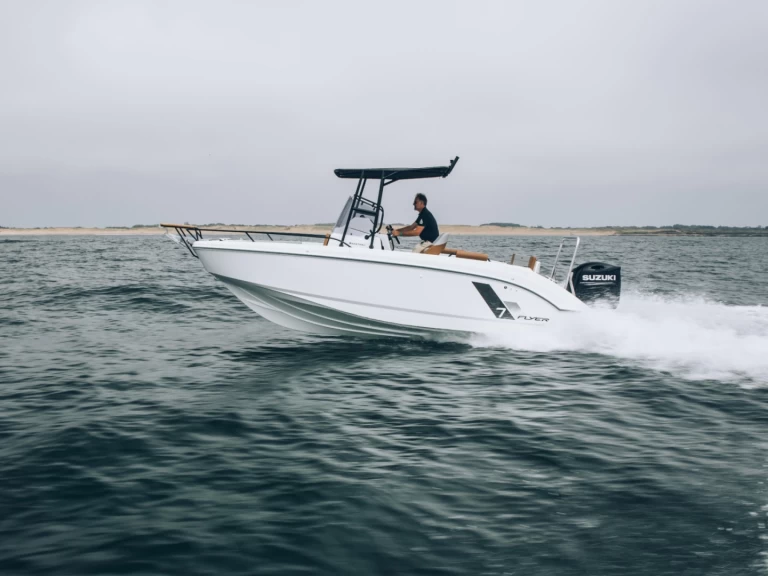 Motorová loď k pronájmu v Mandelieu-la-Napoule za nejlepší cenu