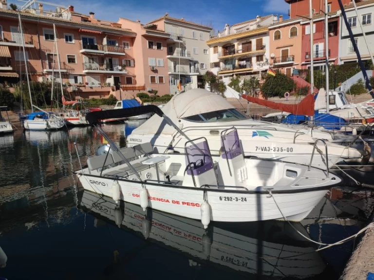 Pronajmout si Grand Boats N 585 v Port Saplaya