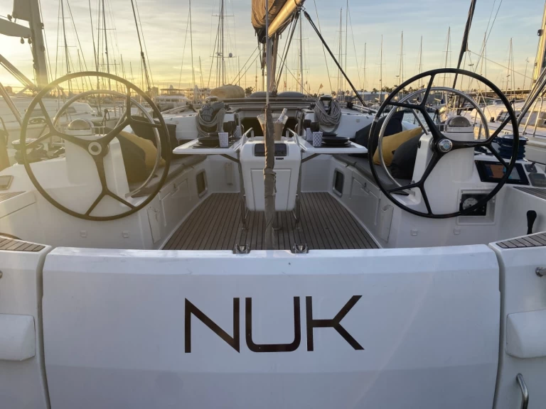 Pronajmout si Jeanneau Sun Odyssey 509 v Valencie