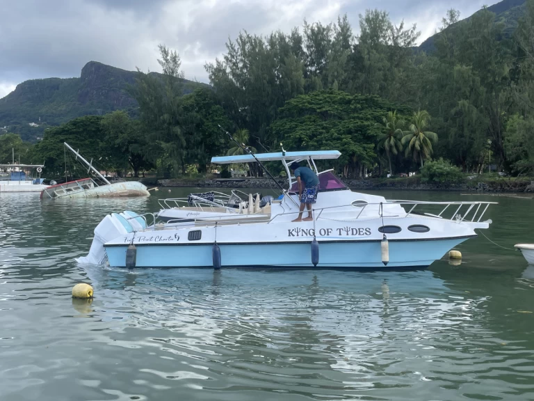 Pronájem lodi fisherman Speedy 450 v Mahé na Samboatu