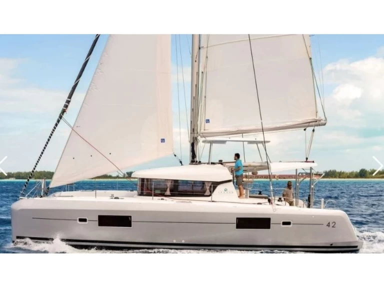 Lagoon Lagoon 42 jednotlivci a charterové společnosti v Alimos