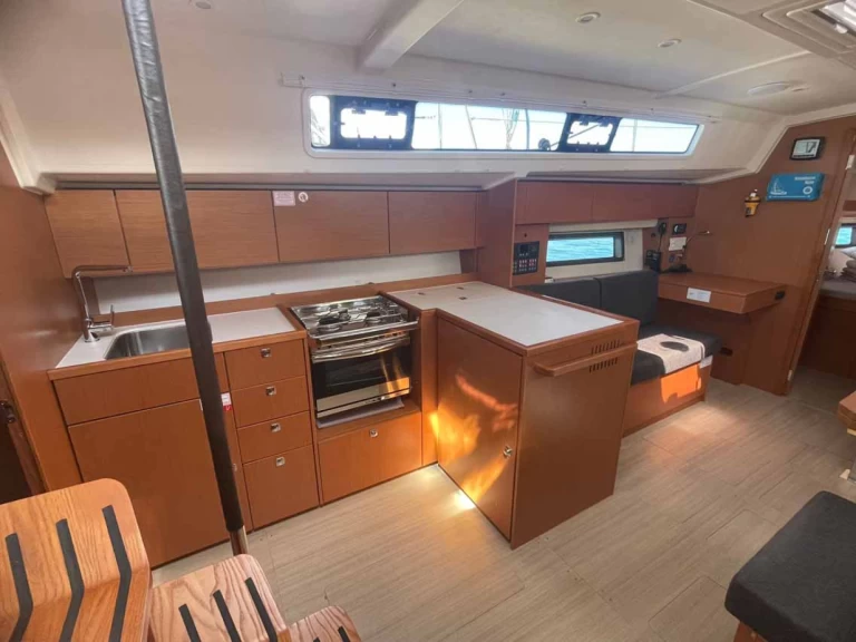 Pronájem Plachetnice v Golfo Aranci -Bavaria Bavaria C42