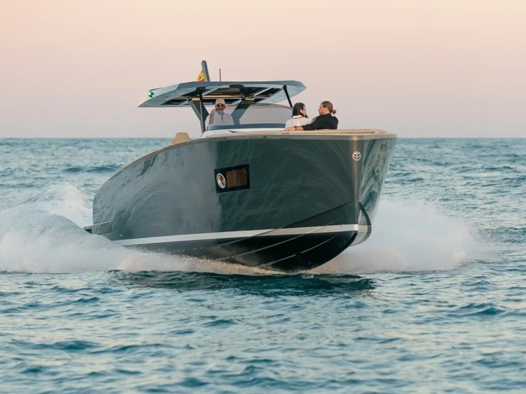 Pronajmout si Tesoro T40 v Mahon