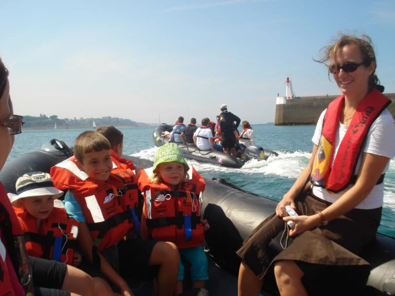 Pronájem lodi Saint-Malo lákavé ceny Explorer 550 DB