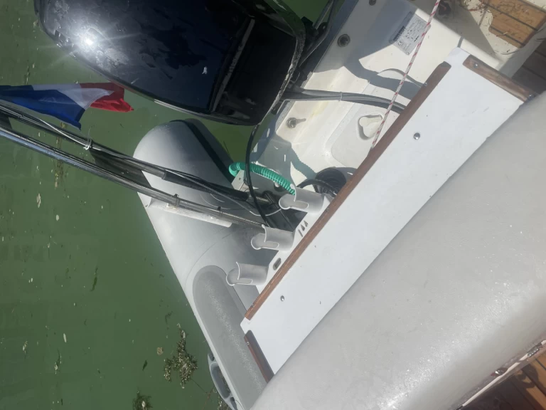 Pronajmout Polotuhá loď se skipperem či ne Valiant v Courseulles-sur-Mer