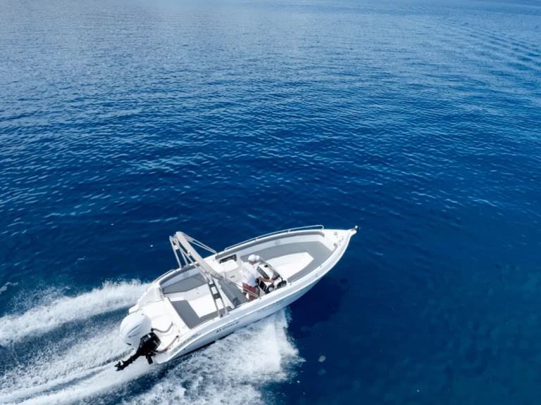 Motorová loď k pronájmu v Agios Nikolaos za nejlepší cenu