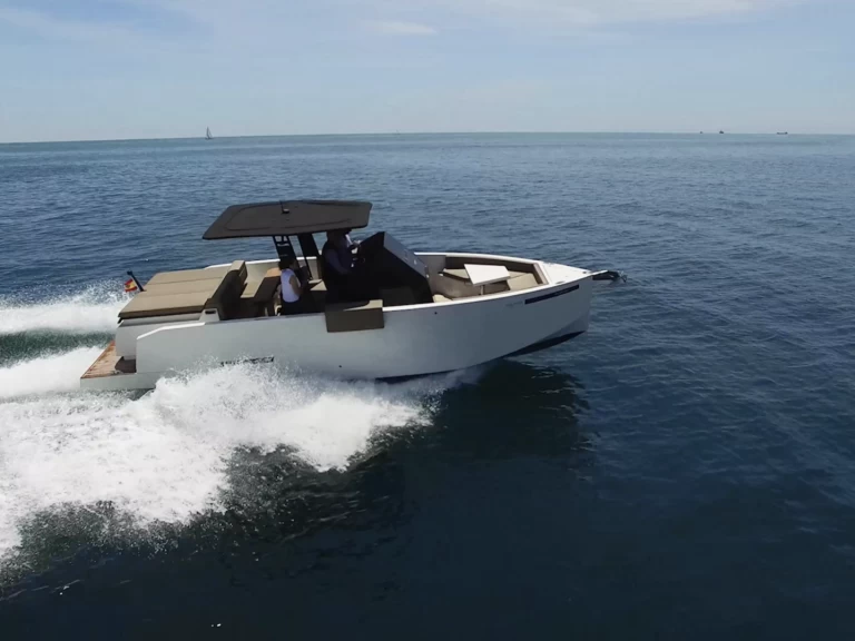 Pronájem lodi De Antonio D29 v Sag Harbor na Samboatu