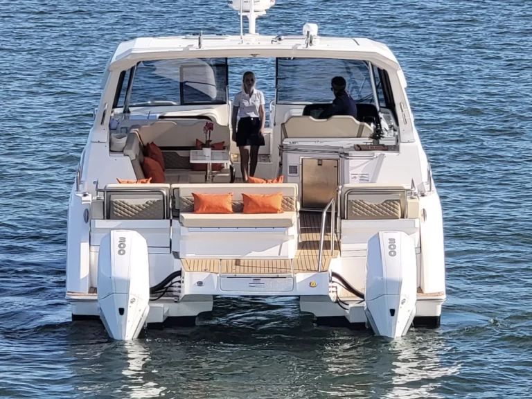 Aquila Aquila 36 Sport jednotlivci a charterové společnosti v Montauk Harbor