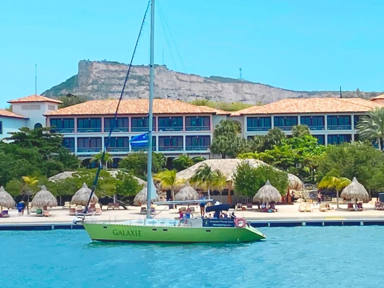 Pronajmout Plachetnice se skipperem či ne Kirie v Willemstad