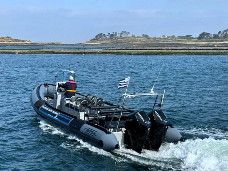 Pronájem Polotuhá loď Zeppelin s licencí