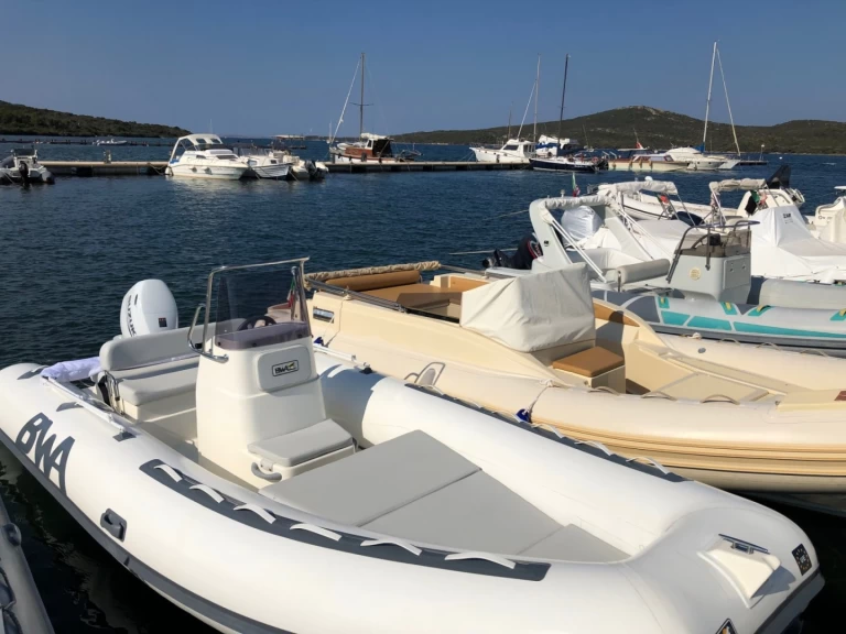 Pronájem lodi Villasimius lákavé ceny California 550