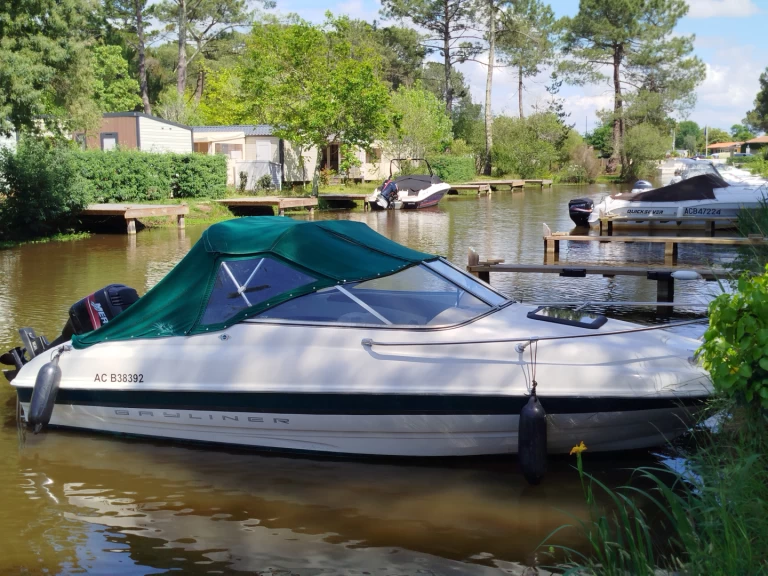 Pronajmout si Bayliner Bayliner 1802 Capri Cuddy v Biscarrosse