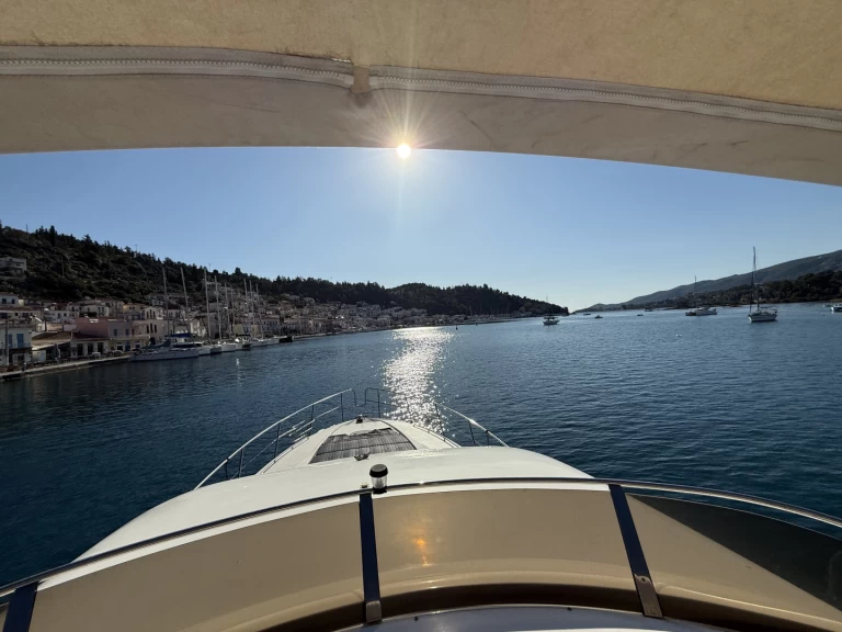 Pronajmout si Princess Princess 60 Fly v Póros (City)