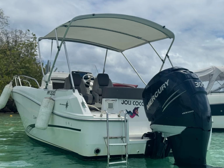 Motorová loď k pronájmu v Pointe-à-Pitre za nejlepší cenu