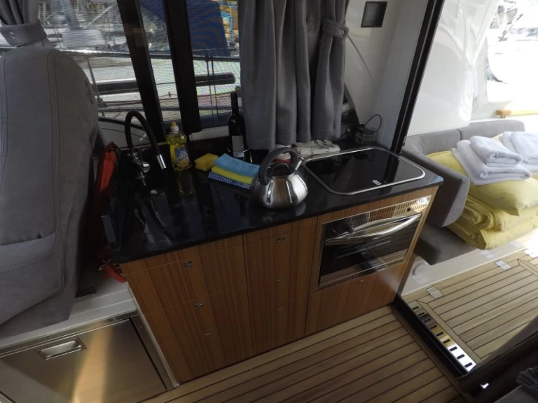 Pronájem lodi Šibenik  lákavé ceny Marex 330 SCA