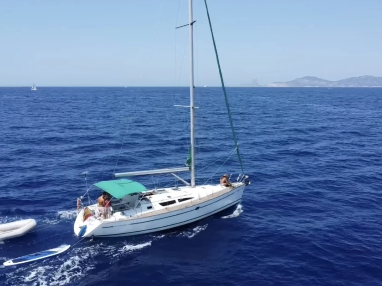 Pronájem Plachetnice Jeanneau s licencí