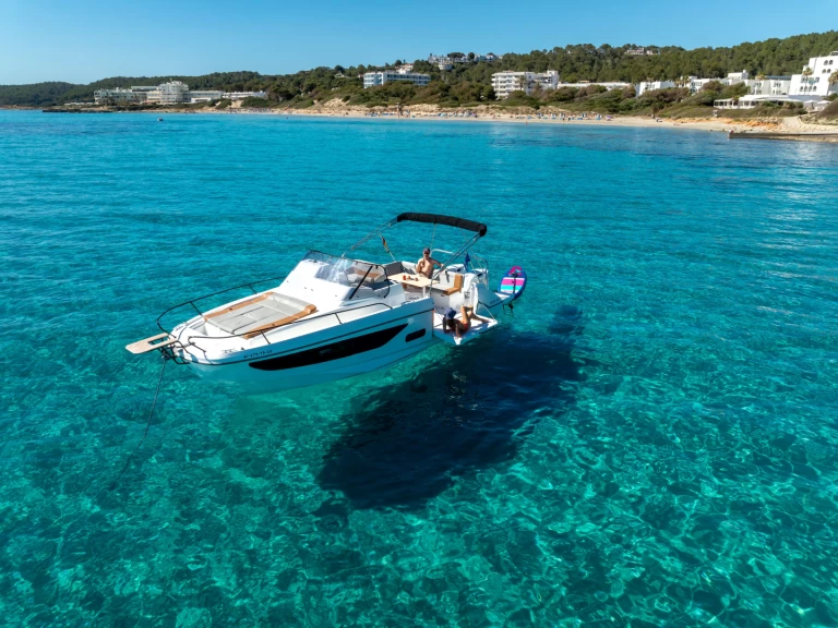 Bénéteau Flyer 9 jednotlivci a charterové společnosti v Mahon