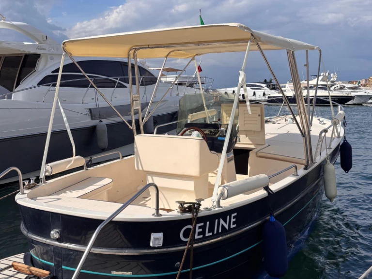 Pronajmout Motorová loď se skipperem či ne Ingenito v Sorrento