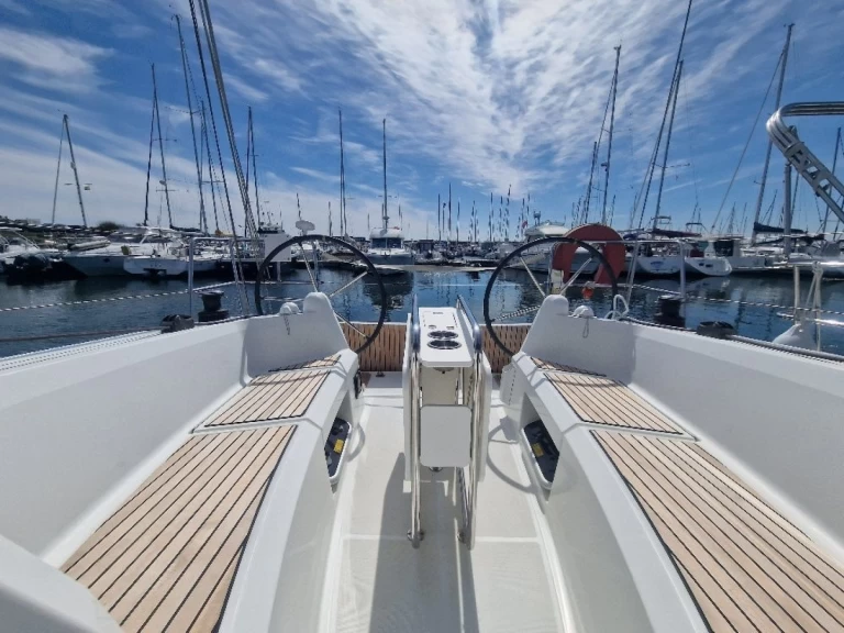 Pronájem Plachetnice Bénéteau s licencí