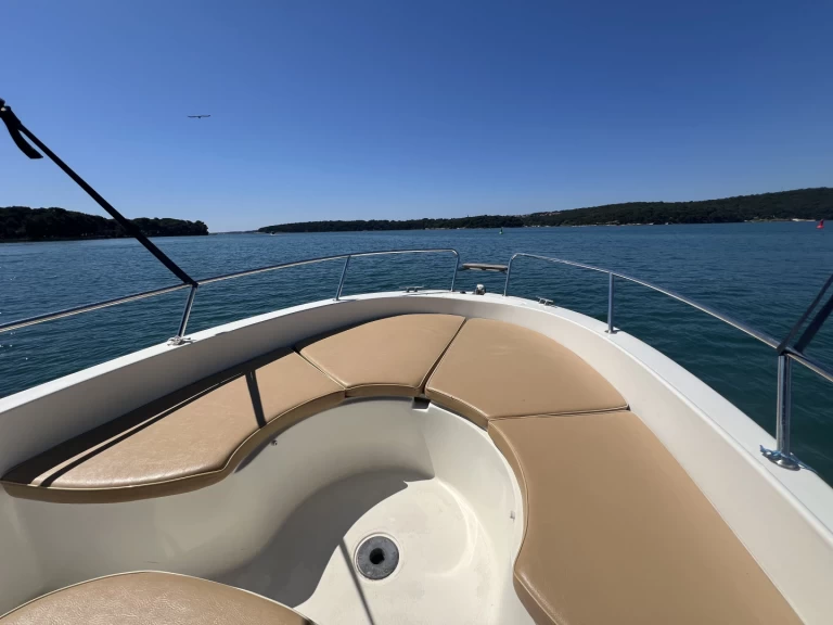 Pronajmout Motorová loď se skipperem či ne Marea v Medulin