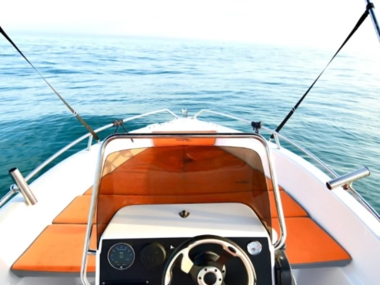 Pronájem lodi Puerto Deportivo de Lujo en Marbella lákavé ceny 500