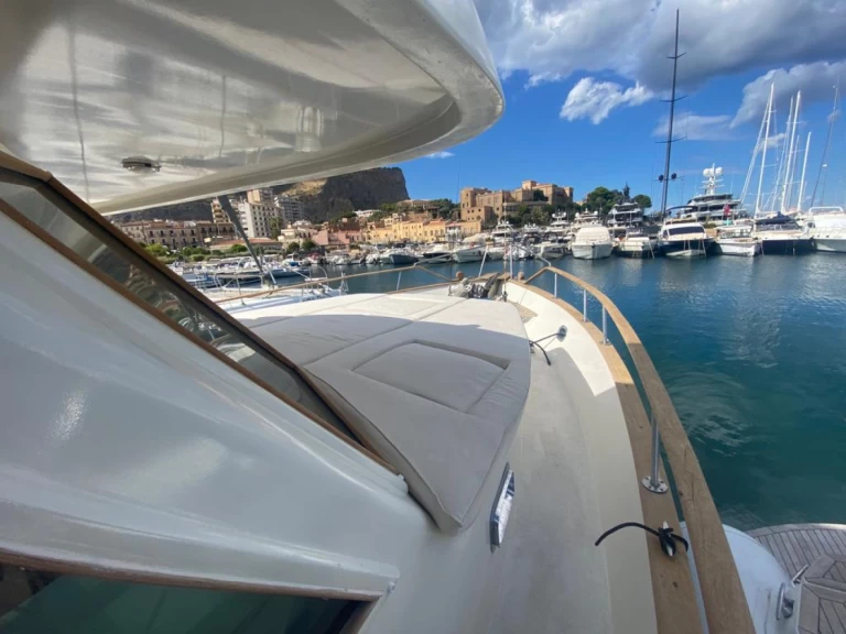 Pronájem Motorová loď c&l marine corporation s licencí