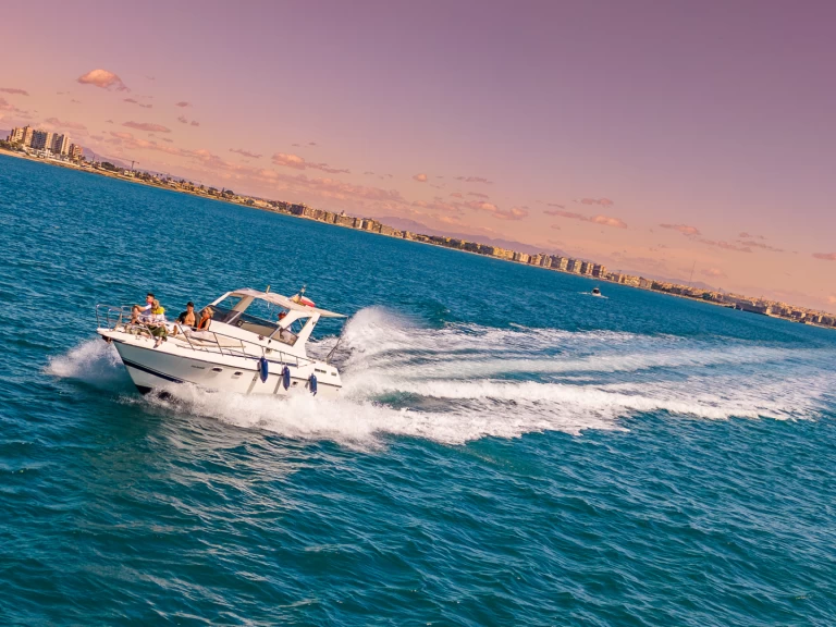 Pronájem Motorová loď v Vilanova i la Geltrú -Guy Couach Guy Couach 1000 Fly