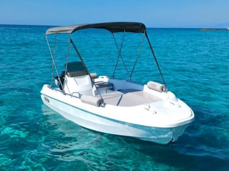 Pronajmout si ROTO 450S v Mandelieu-la-Napoule