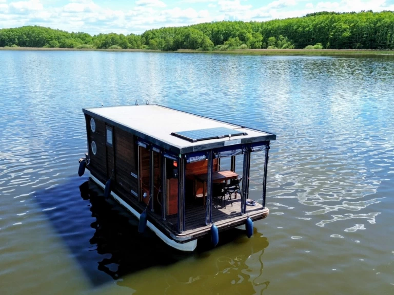 WOMA D 7 jednotlivci a charterové společnosti v Buchholz City