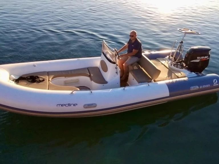 Pronájem lodi Port de Sainte-Marine lákavé ceny Medline 650