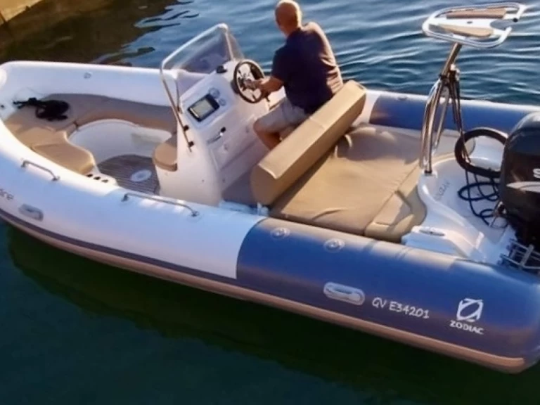 Pronájem lodi Port de Sainte-Marine lákavé ceny Medline 650